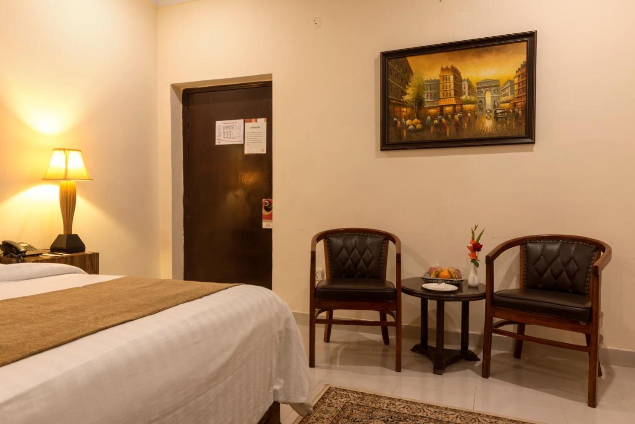 Hotel One Lalazar Мултан Экстерьер фото